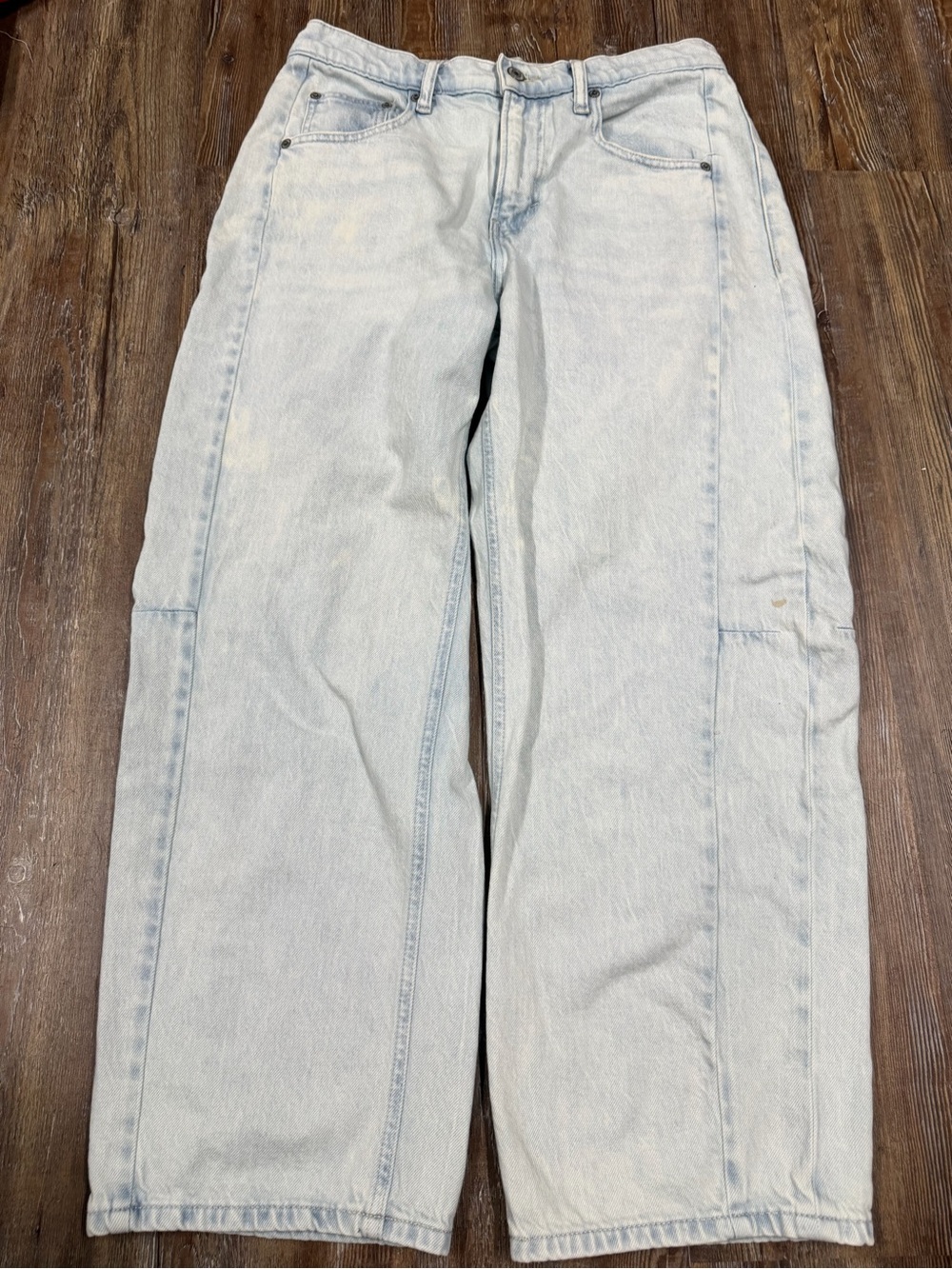 Lucky Brand light wash barrel jeans size 4/27